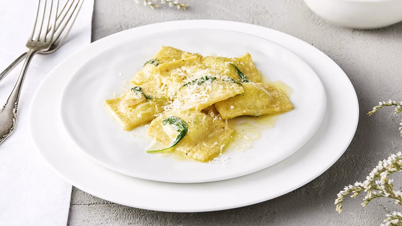 Ravioli. Przepis z ricottą i parmezanem