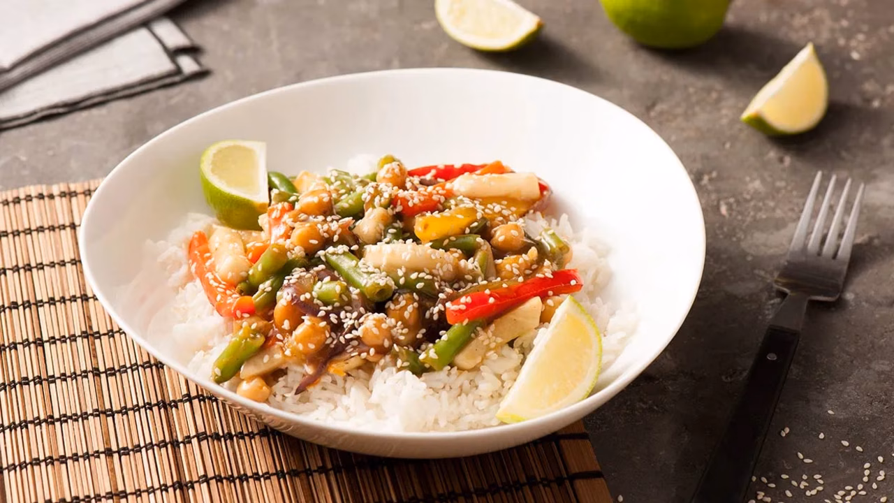 Stir-fry z ciecierzycy z ryżem
