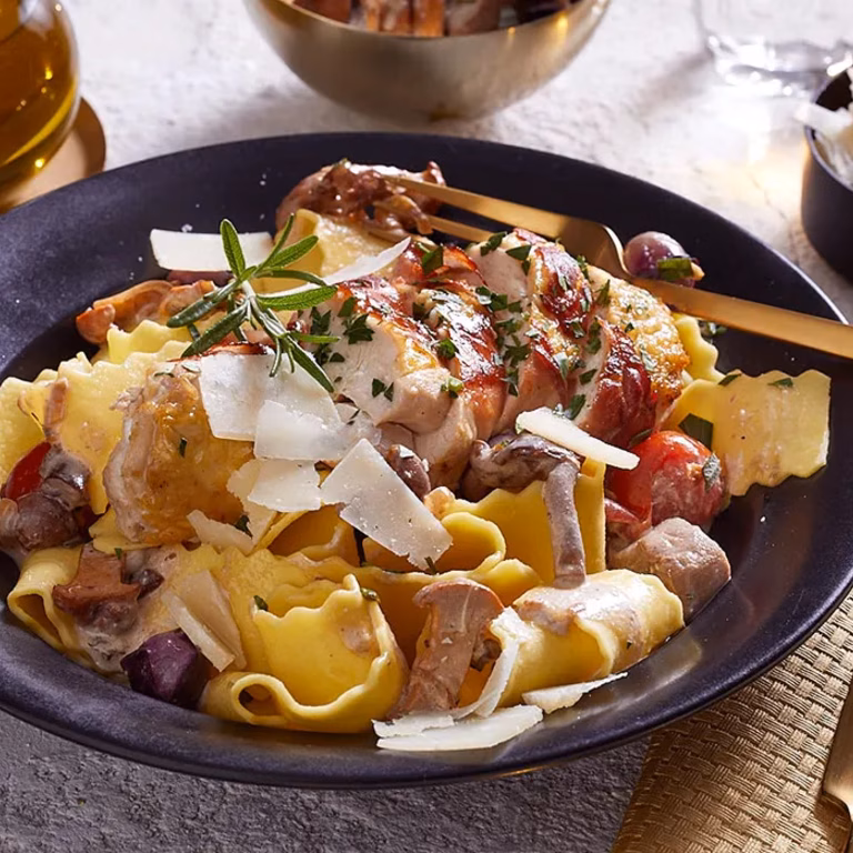 Truflowe pappardelle z filetem z kurczaka