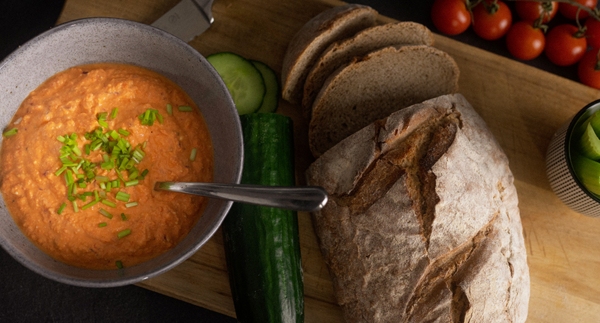 Paprika-Feta-Dip zum Grillen